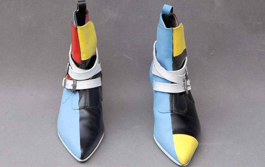 Paulina Ołowska, Rockabilly Constructivist Shoes, 2000, Collection: Museum of Modern Art in Warsaw, Wikimedia Commons.
