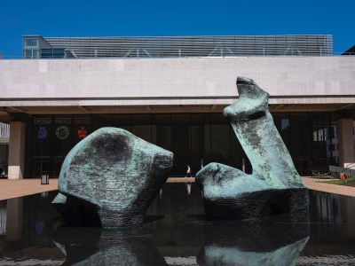 Henry Moore, Reclining Figure (1963–65), Lincoln Center for the Performing Arts, New York City