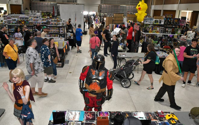The Melbourne Toy and Comic Con was held Sunday, April 14 at the Melbourne Auditorium. The colorful event featured over 60 vendors, popular comic book artists, cosplayers, contests, panels, and several Hollywood guests.