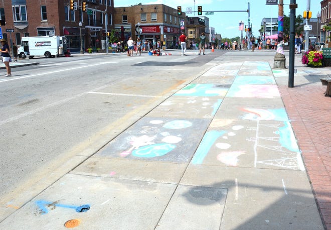 The youth and adult chalk competitions were held in the center of town with their art entries adding in with the professionals to decorate Uptown Somerset.