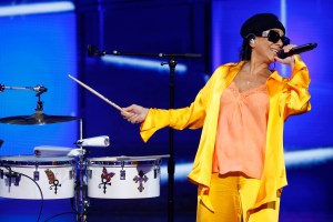 CHICAGO, ILLINOIS - AUGUST 21:  Musician Sheila E. rehearses prior to the start of the third day of the Democratic National Convention (DNC) at the United Center on August 21, 2024 in Chicago, Illinois. Delegates, politicians, and Democratic party supporters are in Chicago for the convention, concluding with current Vice President Kamala Harris accepting her party's presidential nomination. The DNC takes place from August 19-22.   (Photo by Chip Somodevilla/Getty Images)