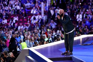 CHICAGO, ILLINOIS - AUGUST 20: Rapper Common performs during the second day of the Democratic National Convention at the United Center on August 20, 2024 in Chicago, Illinois. Delegates, politicians, and Democratic Party supporters are gathering in Chicago, as current Vice President Kamala Harris is named her party's presidential nominee. The DNC takes place from August 19-22. (Photo by Kevin Dietsch/Getty Images)